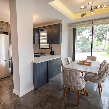 Gorgeous 4 Bedroom Triplex At Akyarlar 别墅