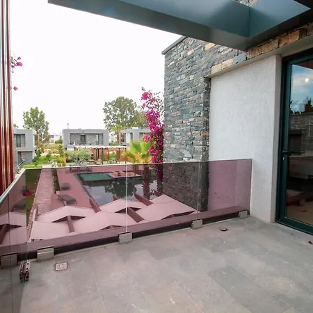 Gorgeous 4 Bedroom Triplex At Akyarlar 别墅 博德鲁姆